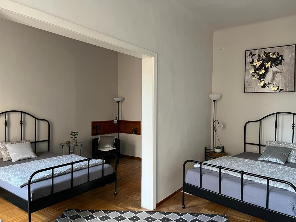 Beautiful City Centre Apartment Вена Экстерьер фото