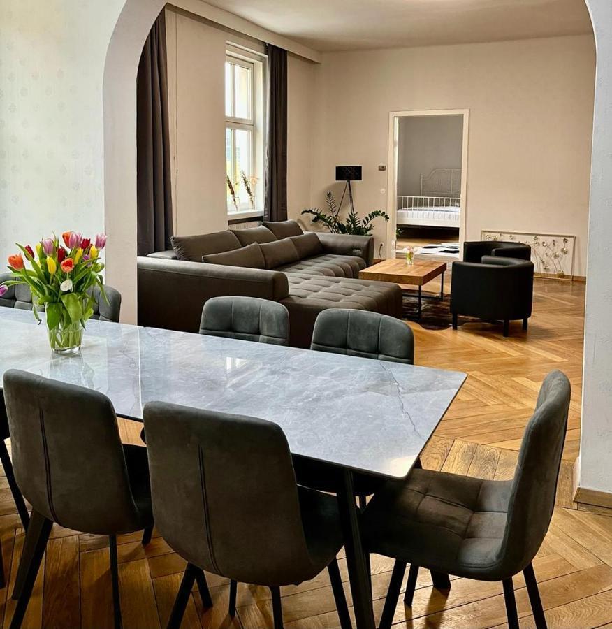 Beautiful City Centre Apartment Вена Экстерьер фото