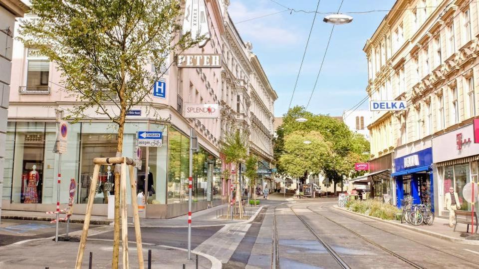 Beautiful City Centre Apartment Вена Экстерьер фото