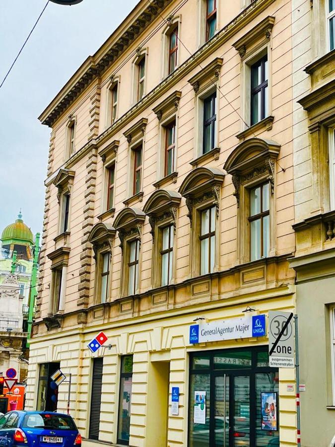 Beautiful City Centre Apartment Вена Экстерьер фото
